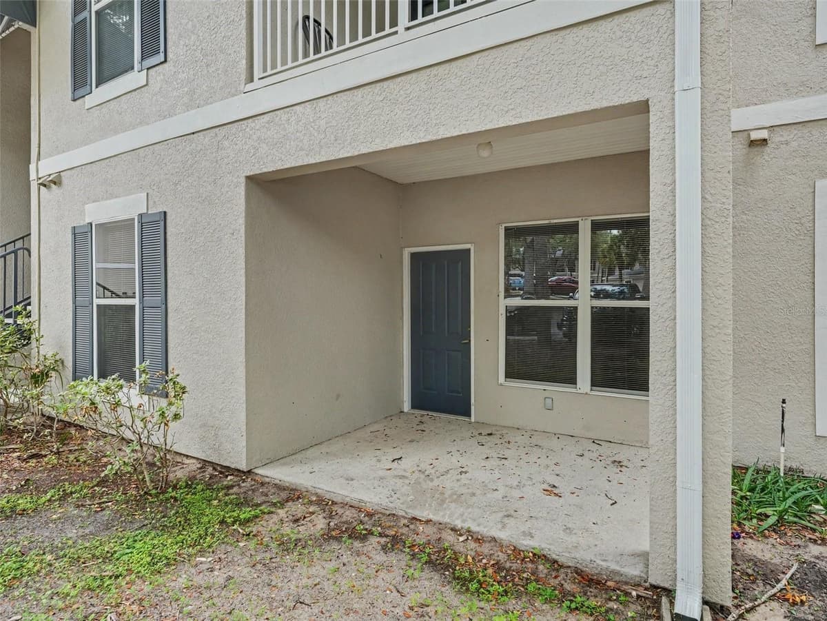 8003 HEMINGWAY CIRCLE — photo 1 of 33