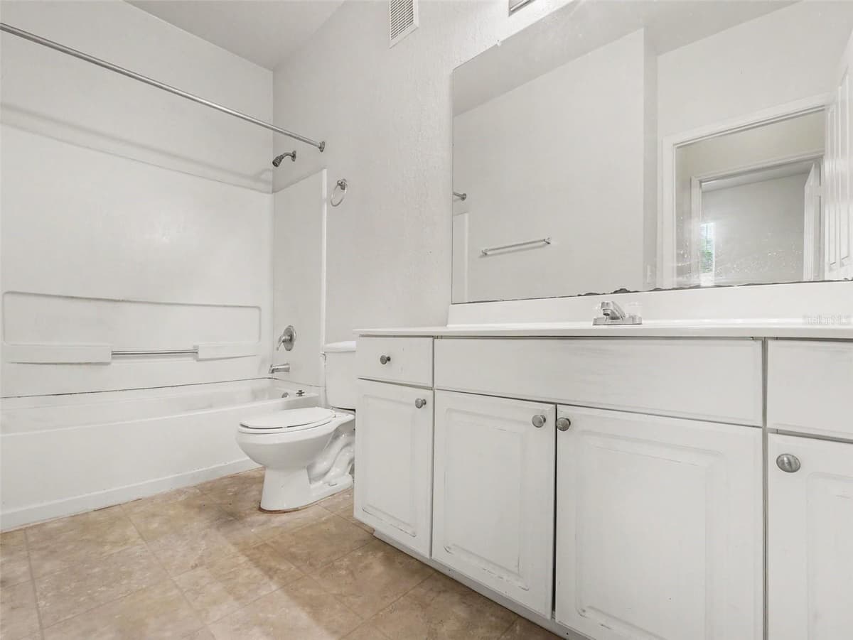 8003 HEMINGWAY CIRCLE — photo 24 of 33