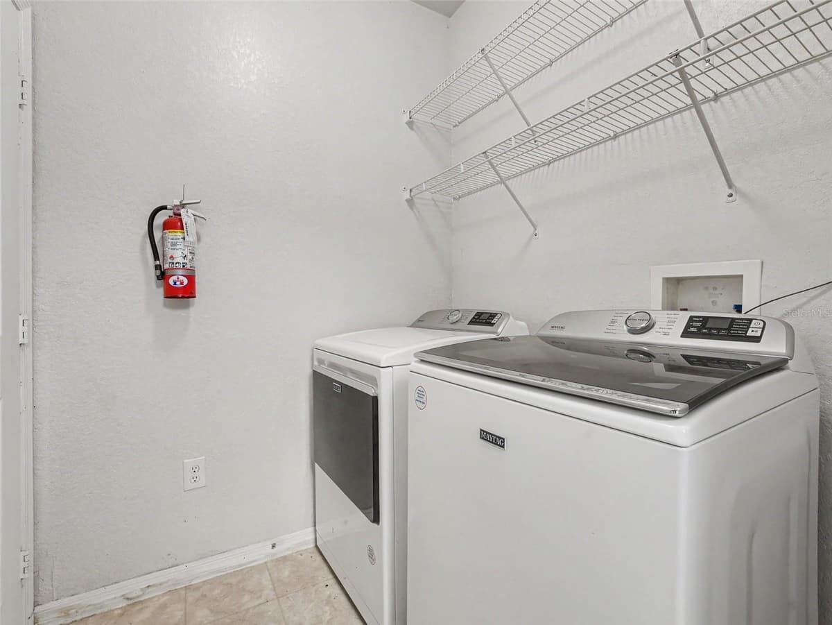 8003 HEMINGWAY CIRCLE — photo 25 of 33