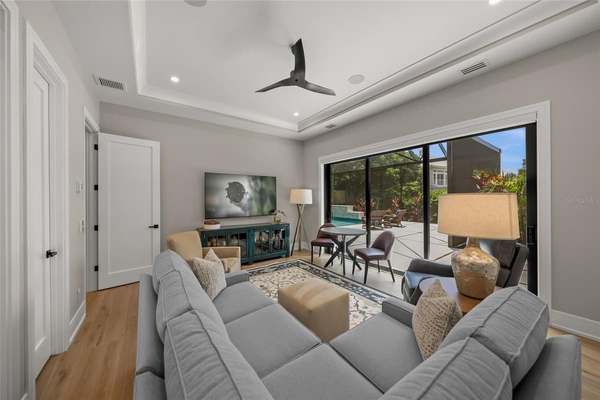 1555 EASTBROOK DRIVE — photo 37 of 93