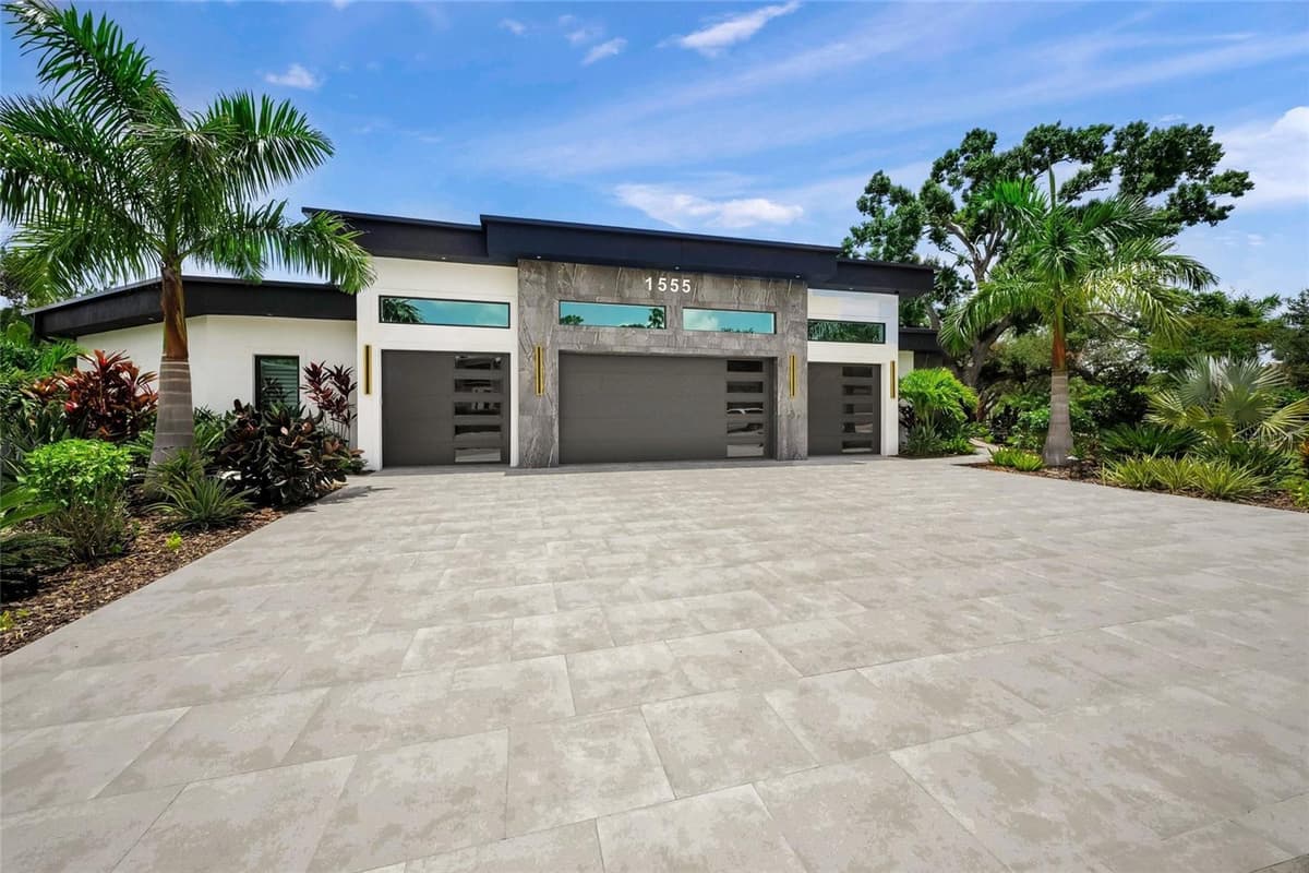 1555 EASTBROOK DRIVE — photo 80 of 93