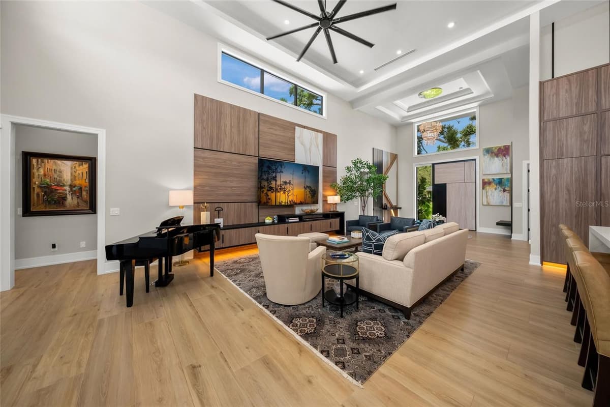 1555 EASTBROOK DRIVE — photo 7 of 93
