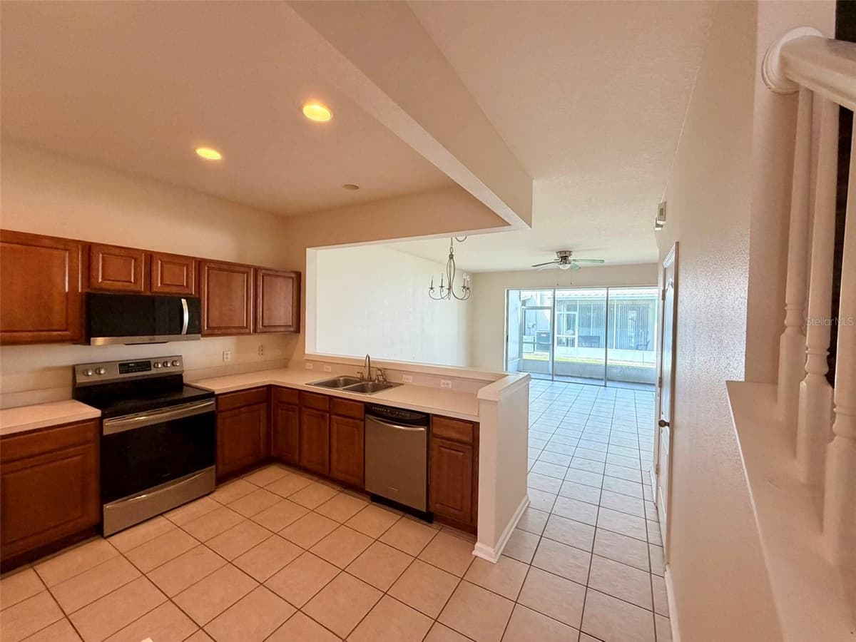 26544 CASTLEVIEW WAY — photo 31 of 43