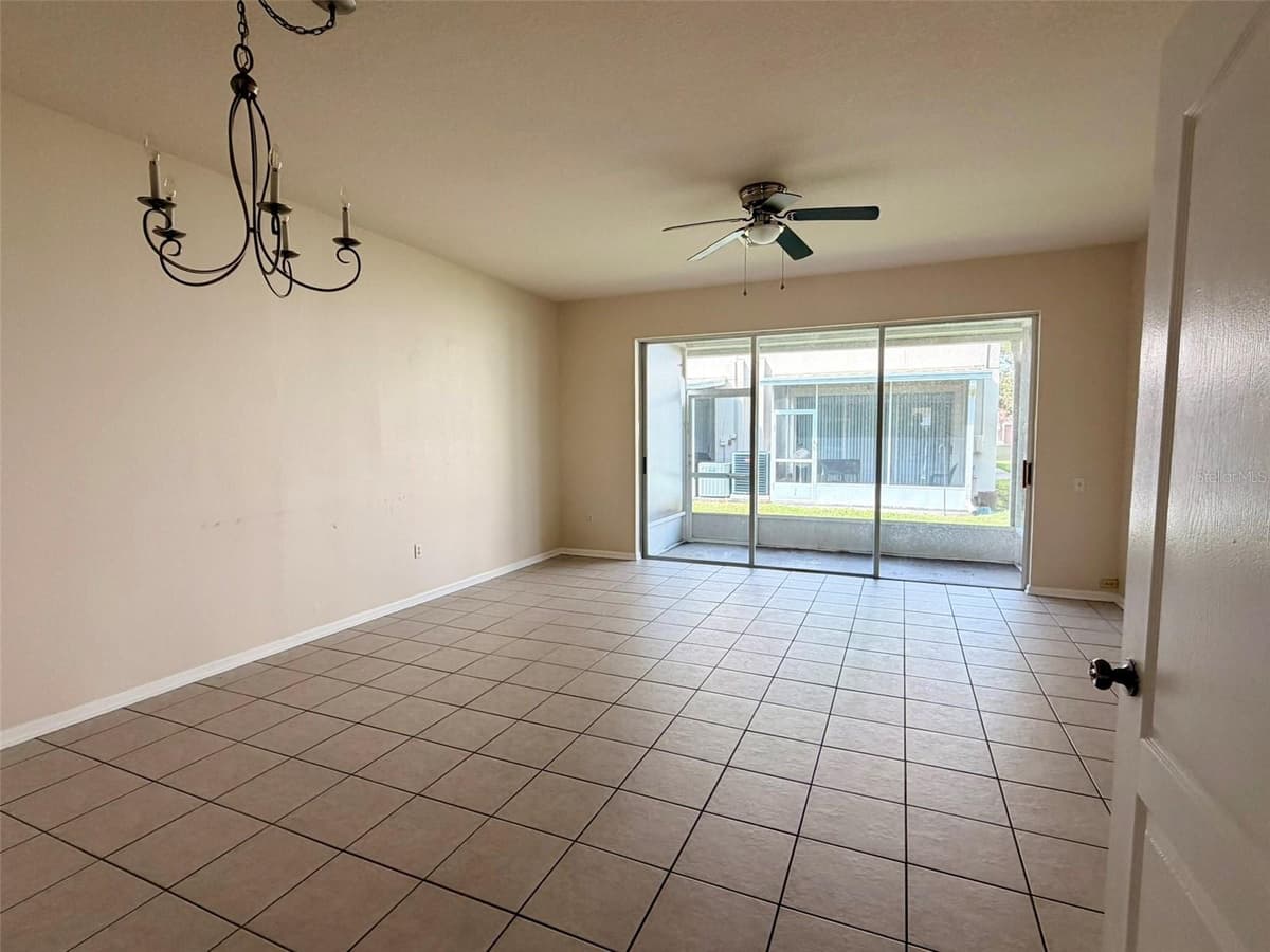26544 CASTLEVIEW WAY — photo 17 of 43