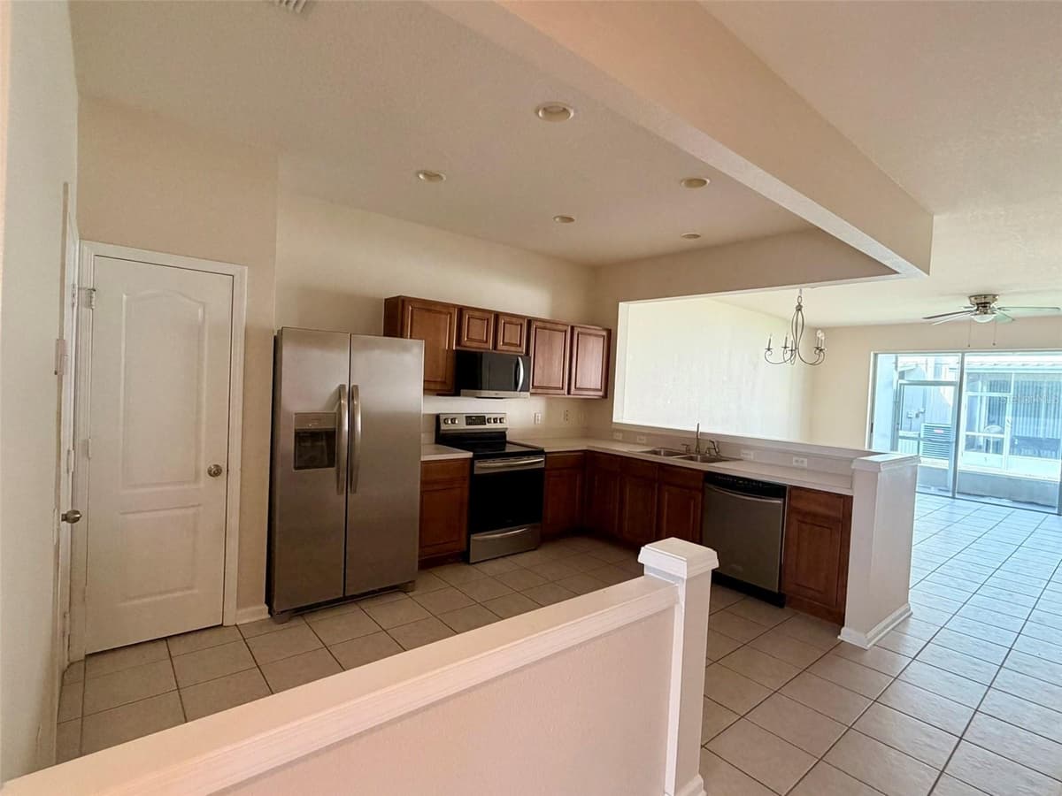 26544 CASTLEVIEW WAY — photo 15 of 43