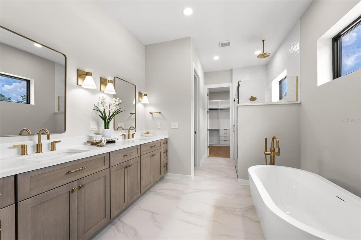 106 KING STREET — photo 4 of 56