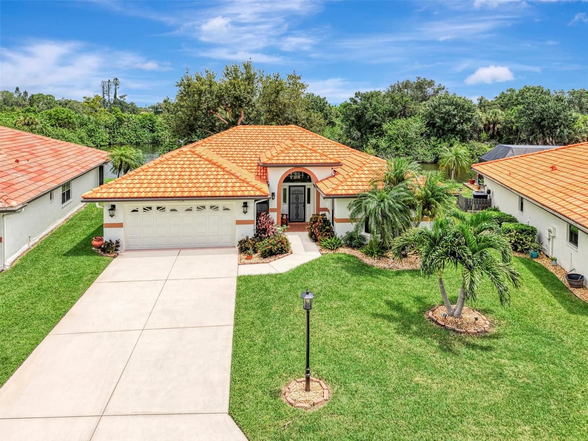 1934 COVE POINTE DRIVE — photo 1 of 82