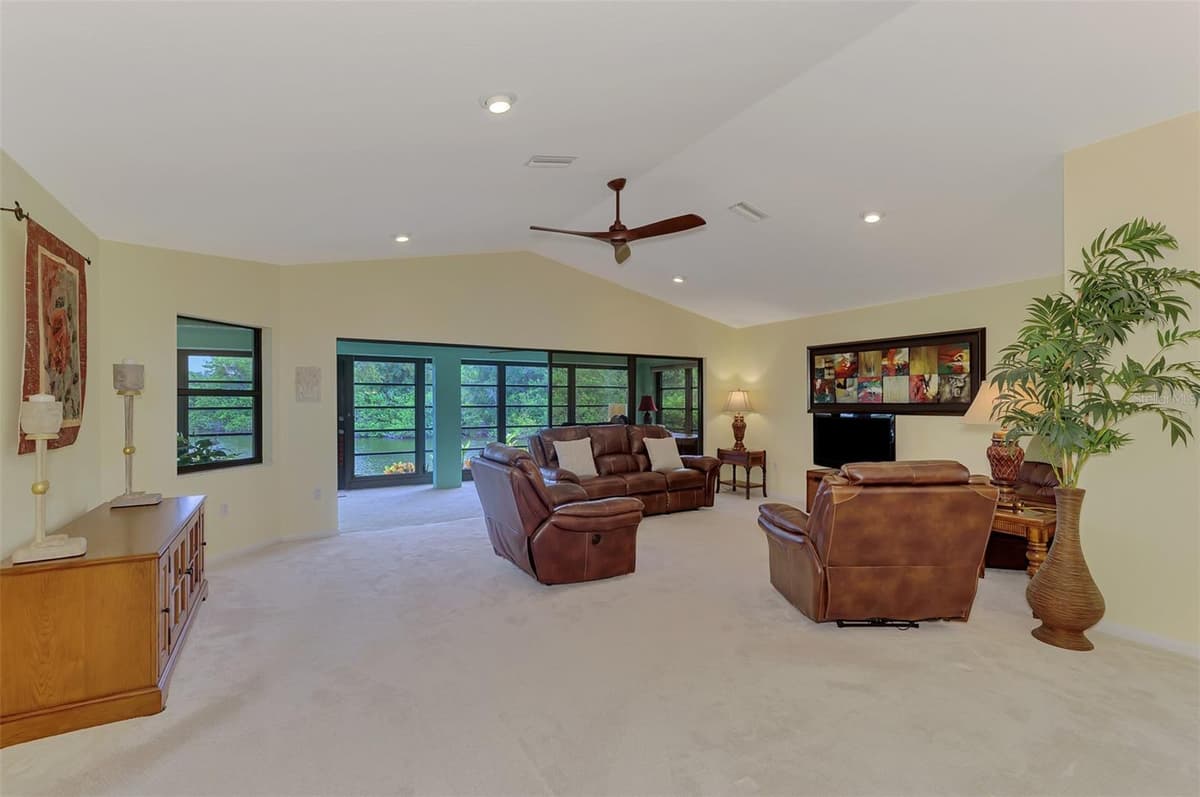 1934 COVE POINTE DRIVE — photo 15 of 82