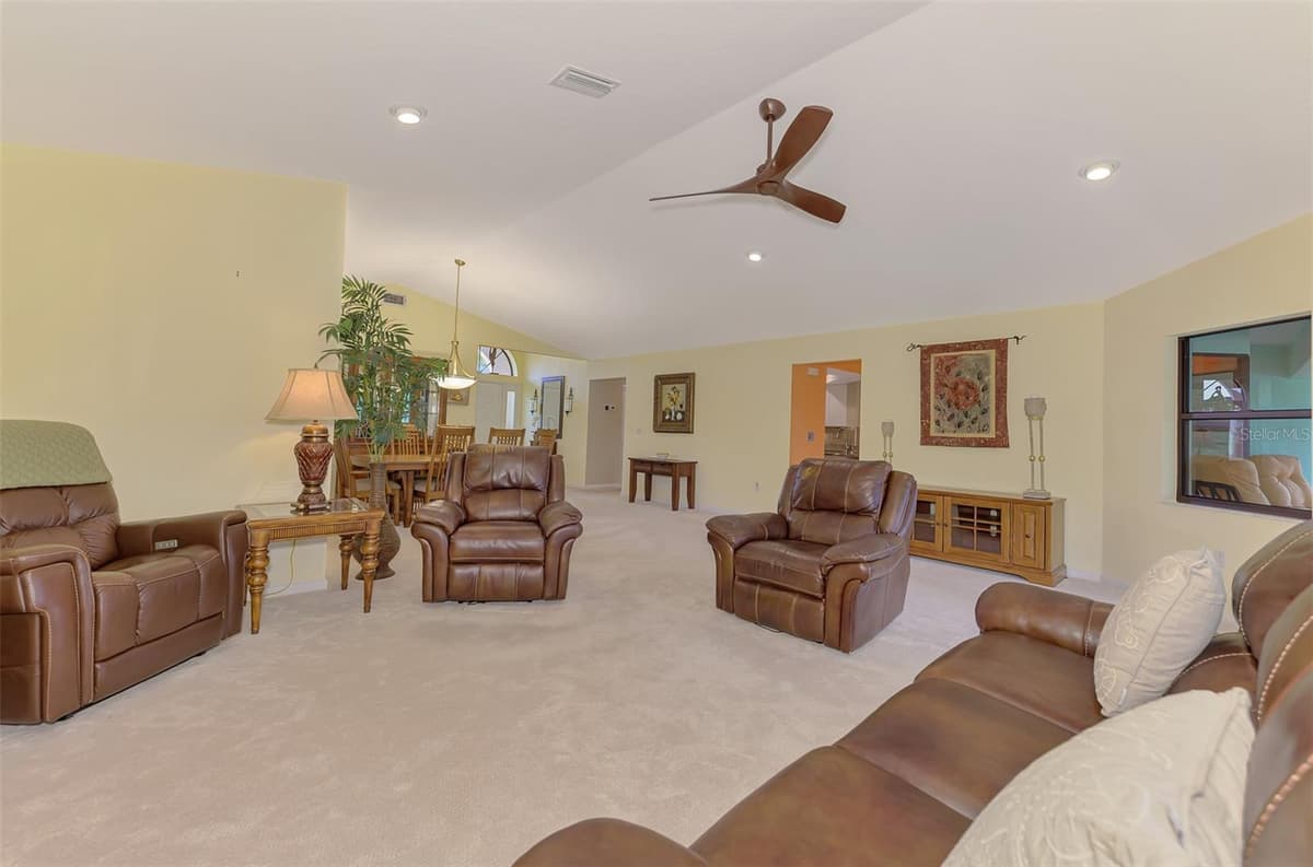 1934 COVE POINTE DRIVE — photo 19 of 82
