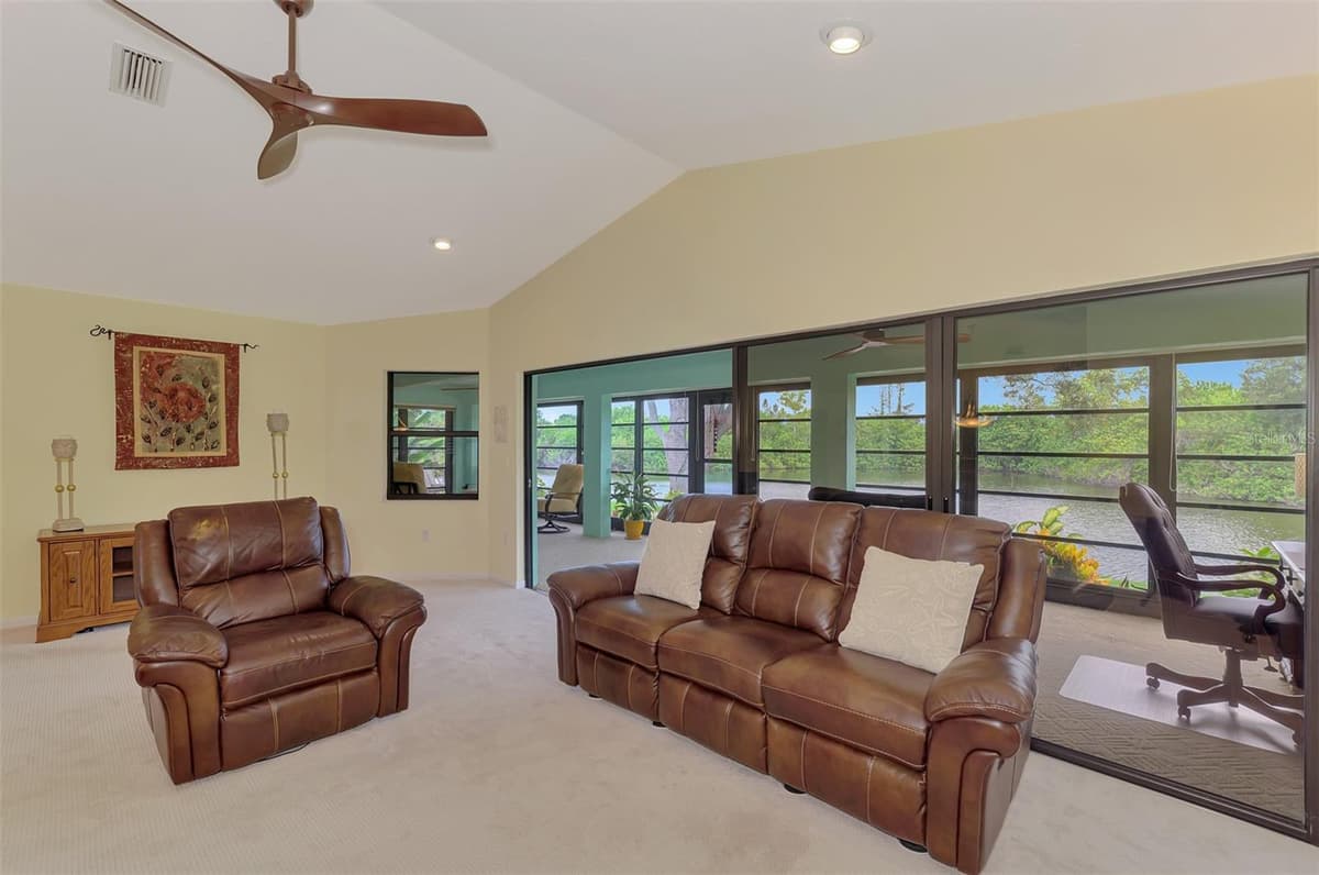 1934 COVE POINTE DRIVE — photo 17 of 82