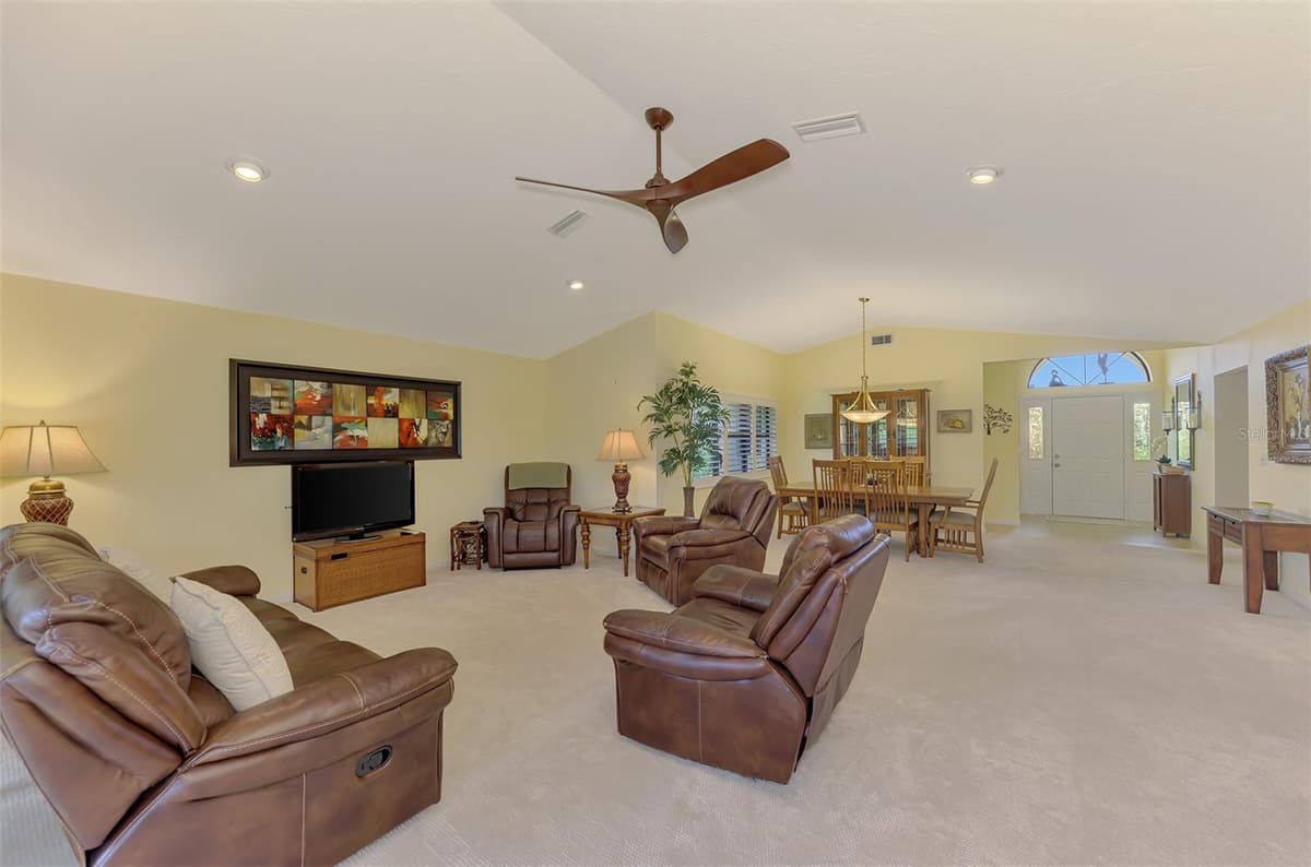 1934 COVE POINTE DRIVE — photo 18 of 82