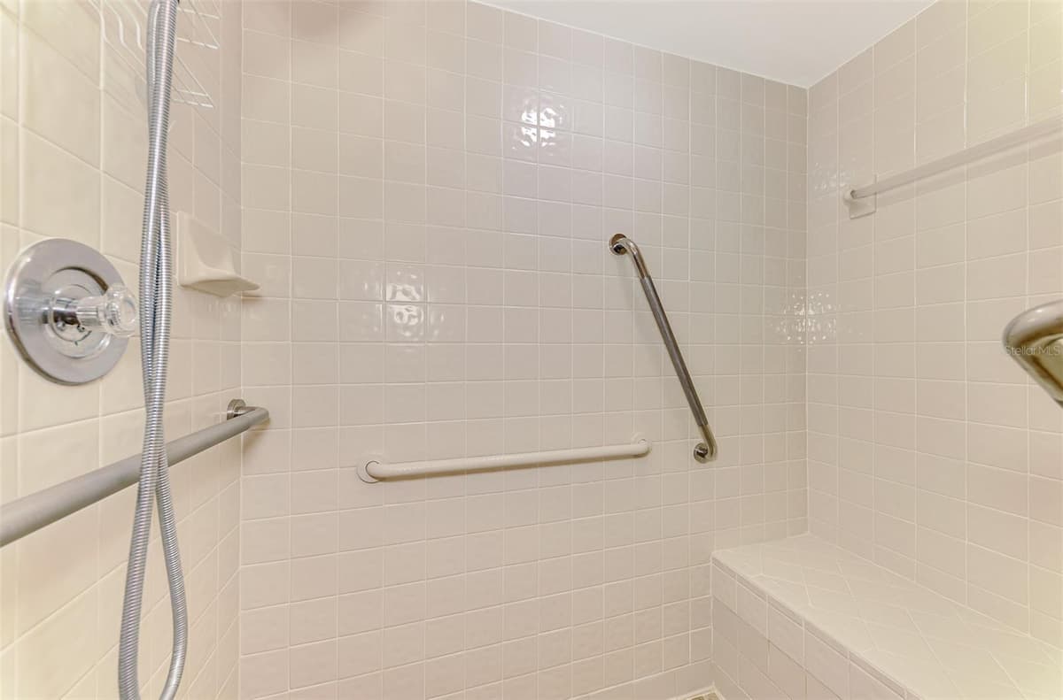 1934 COVE POINTE DRIVE — photo 38 of 82