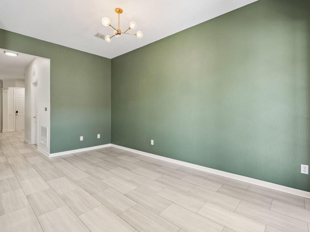 7712 FORDSON LANE — photo 8 of 37