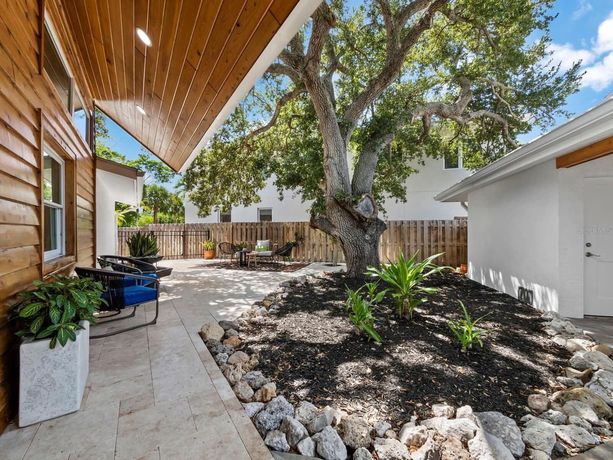 430 ISLAND CIRCLE — photo 5 of 61