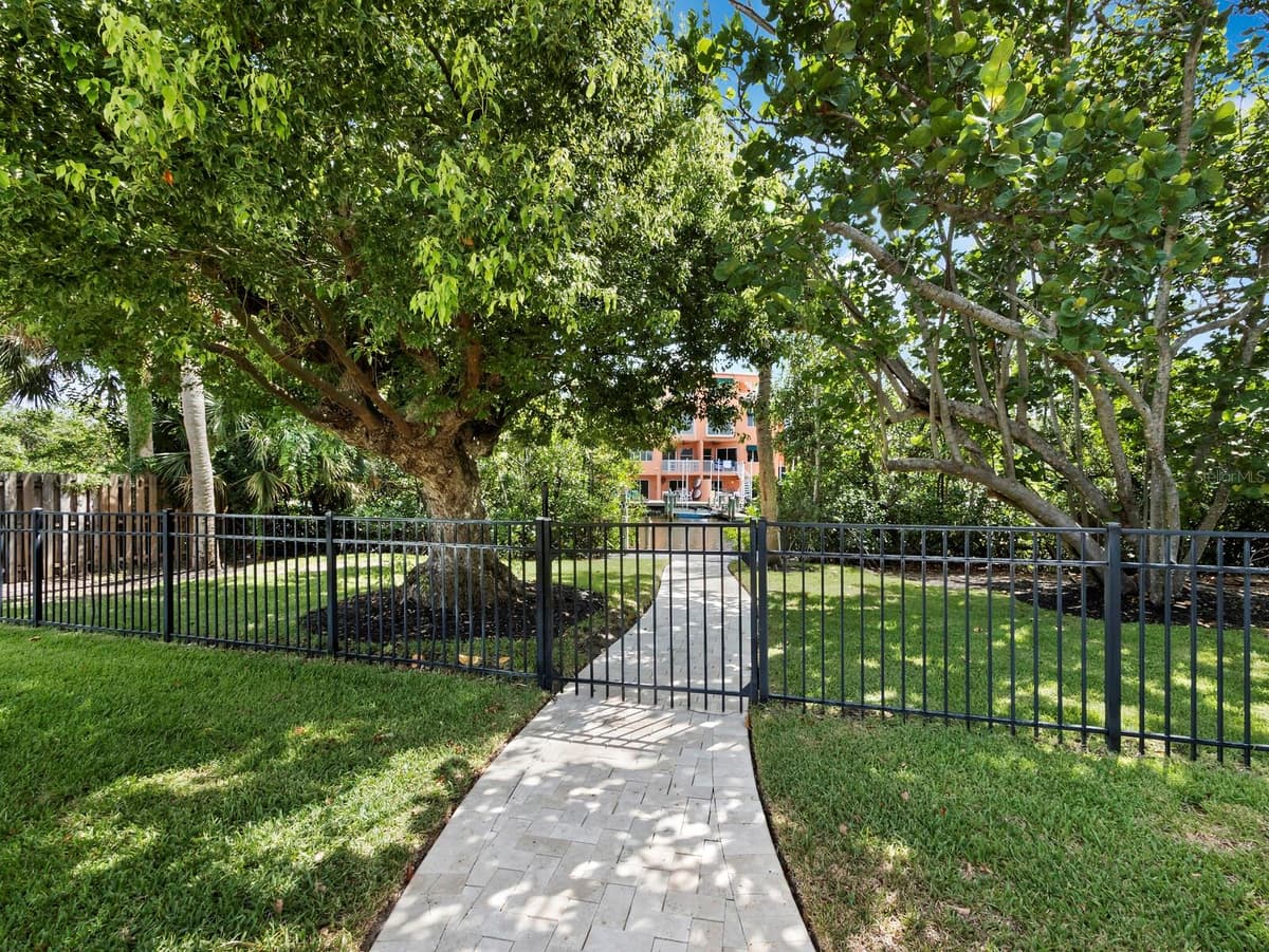 430 ISLAND CIRCLE — photo 38 of 61