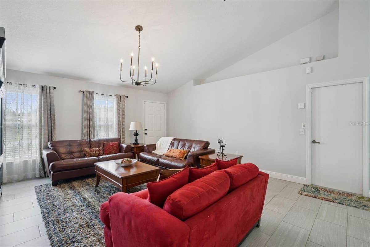 523 GASPAR AVENUE — photo 4 of 37