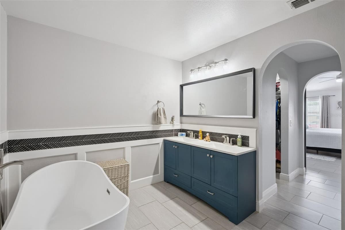 523 GASPAR AVENUE — photo 26 of 37