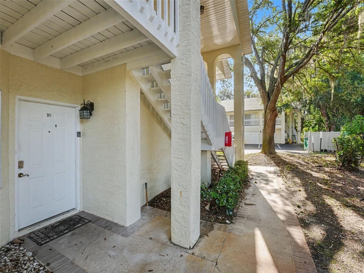 3200 SABAL PALMS COURT — photo 5 of 33