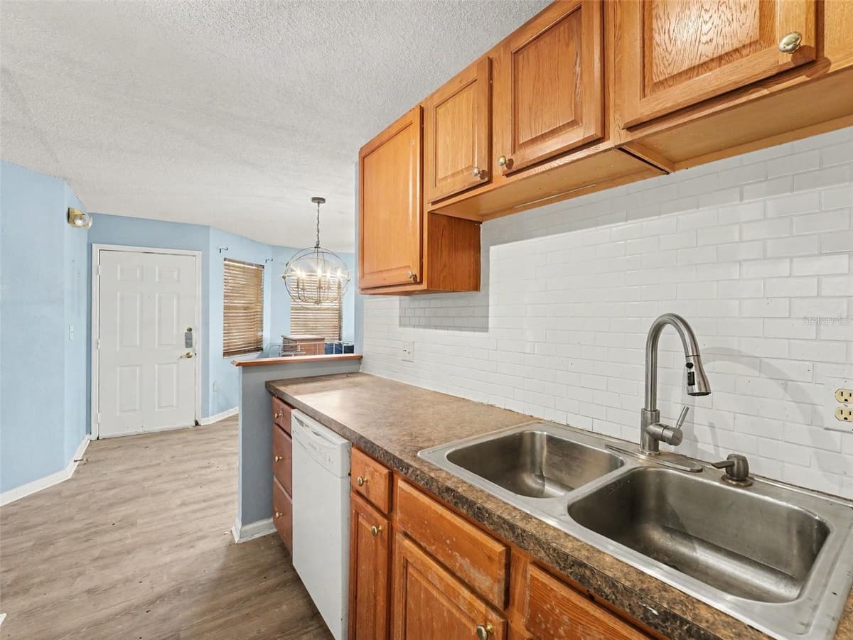 3200 SABAL PALMS COURT — photo 11 of 33