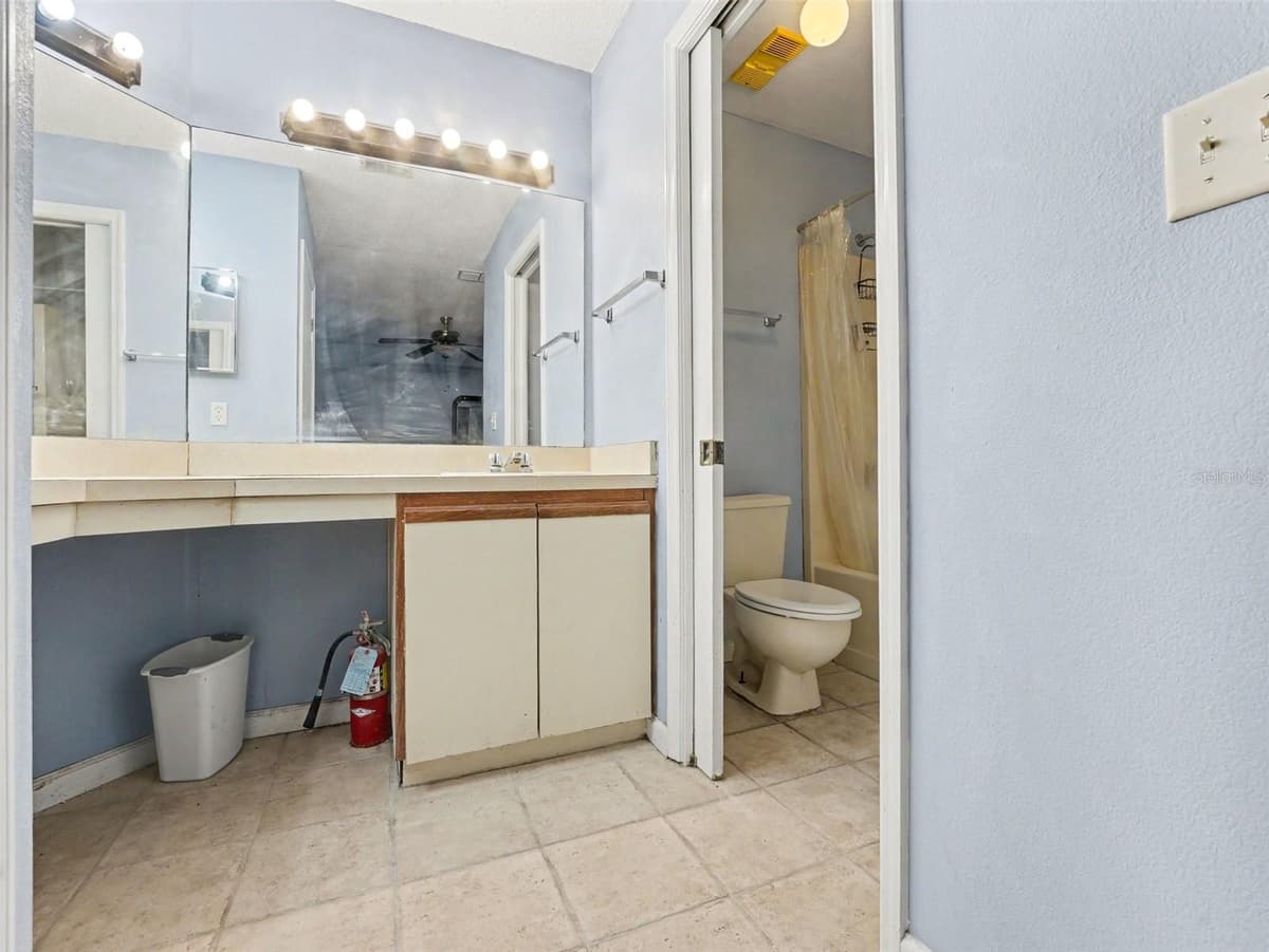 3200 SABAL PALMS COURT — photo 17 of 33