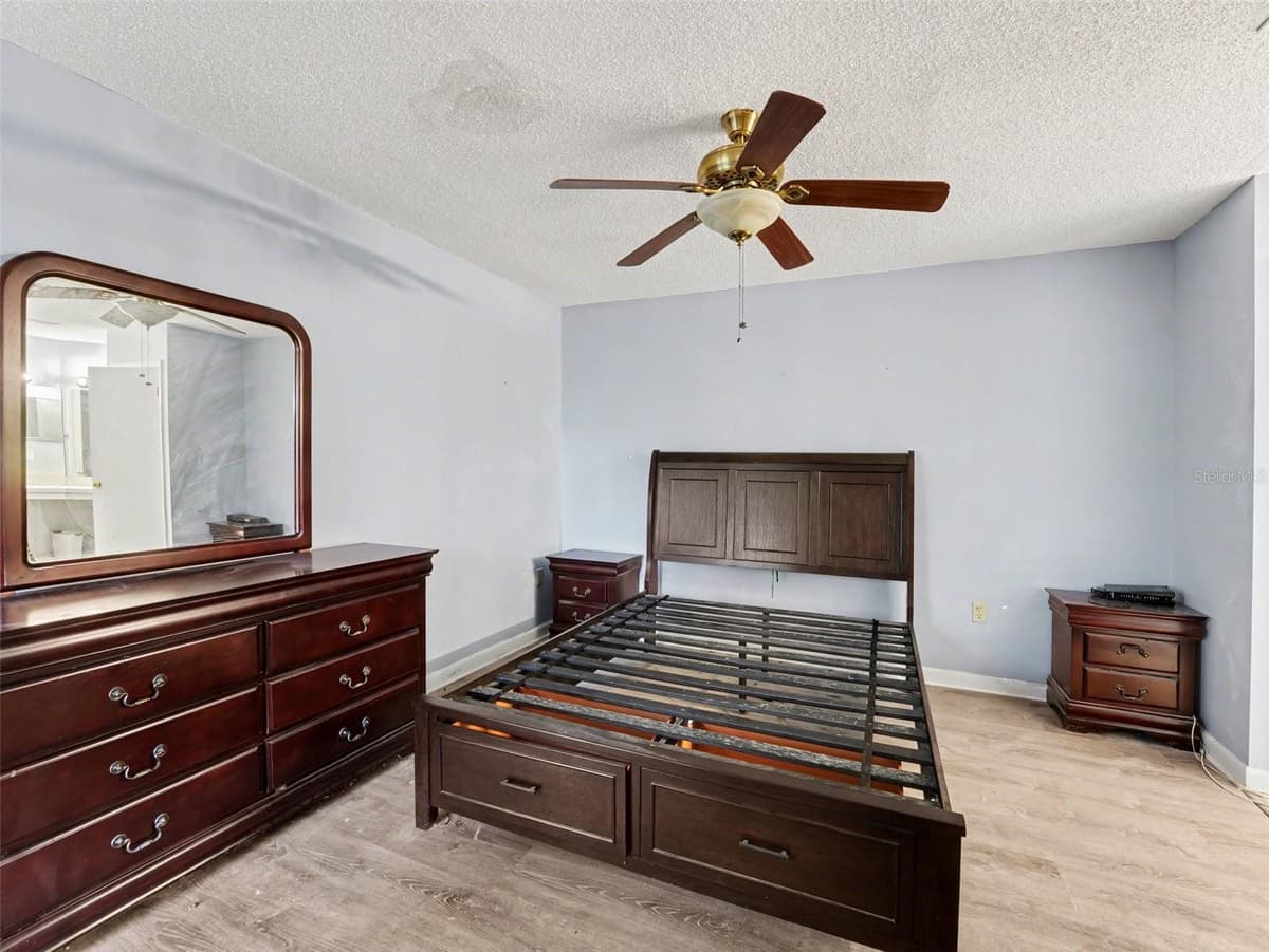 3200 SABAL PALMS COURT — photo 12 of 33