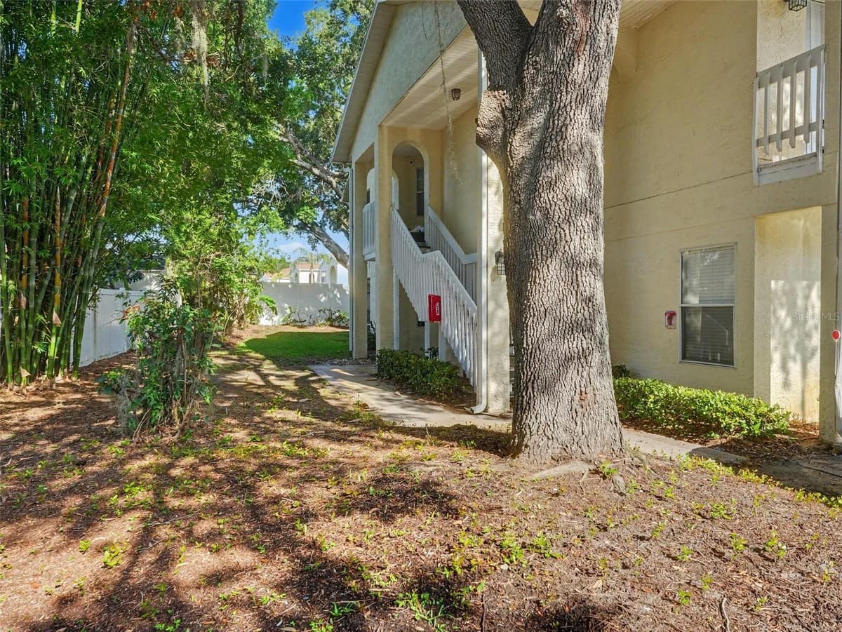 3200 SABAL PALMS COURT — photo 4 of 33