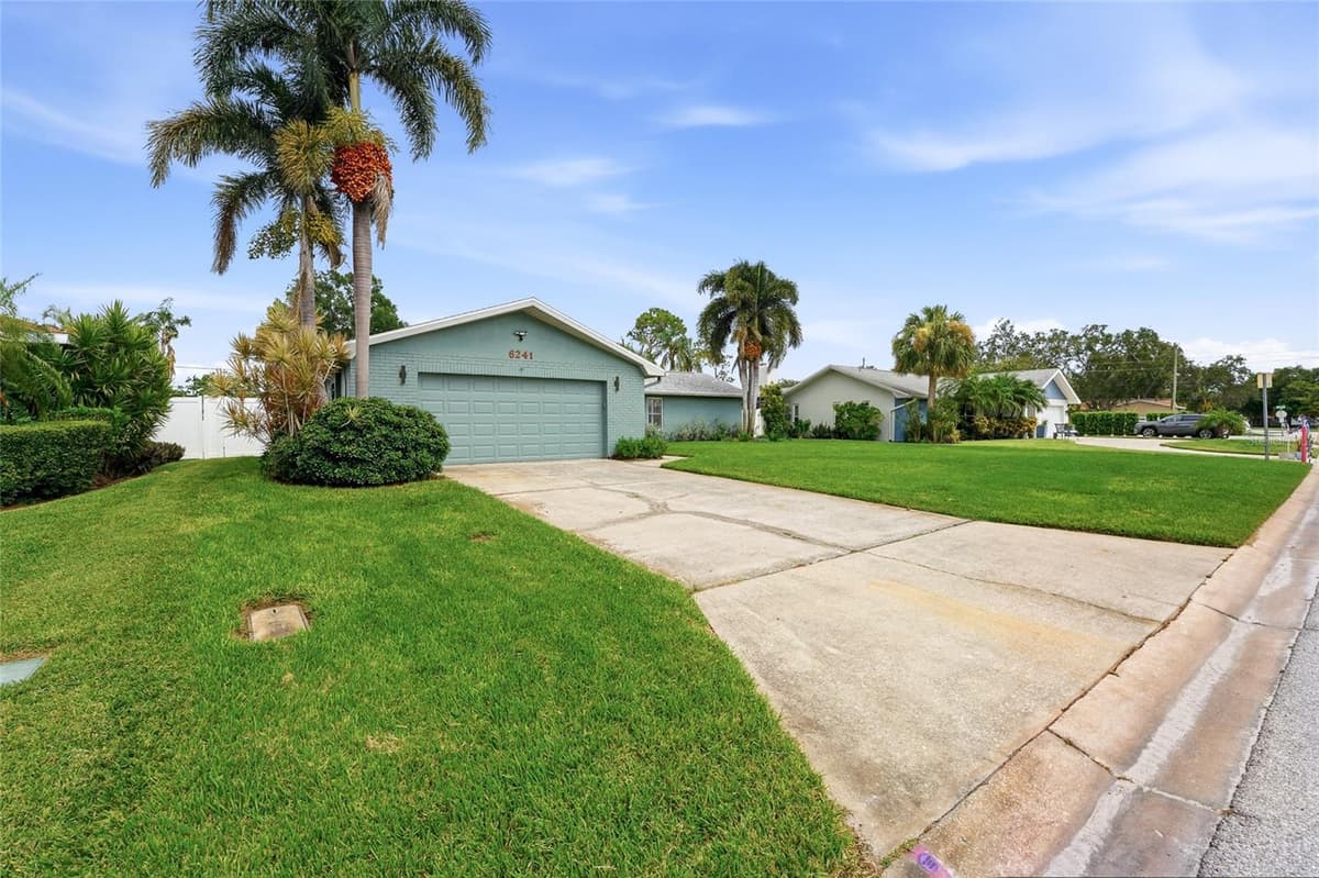 6241 TANGLEWOOD DRIVE — photo 41 of 72