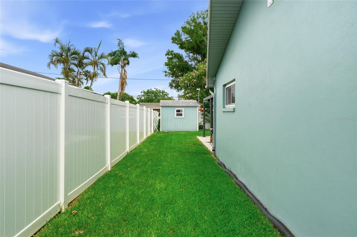 6241 TANGLEWOOD DRIVE — photo 43 of 72