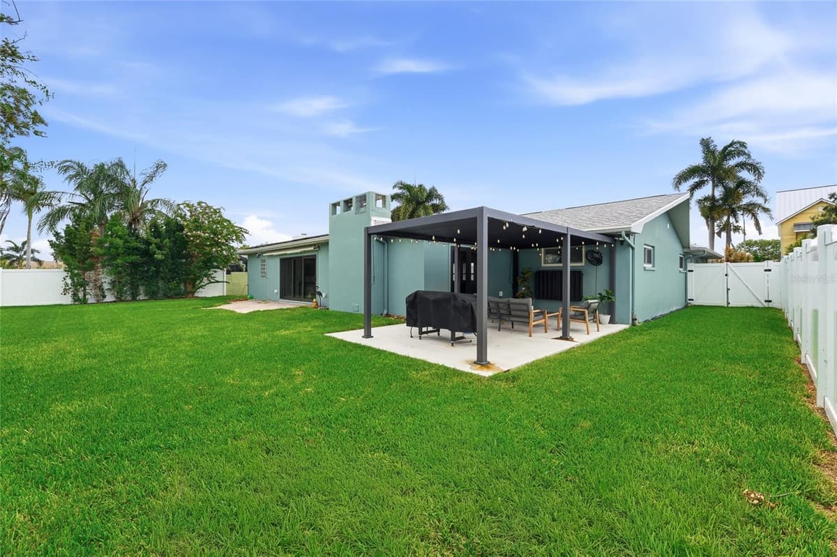 6241 TANGLEWOOD DRIVE — photo 45 of 72