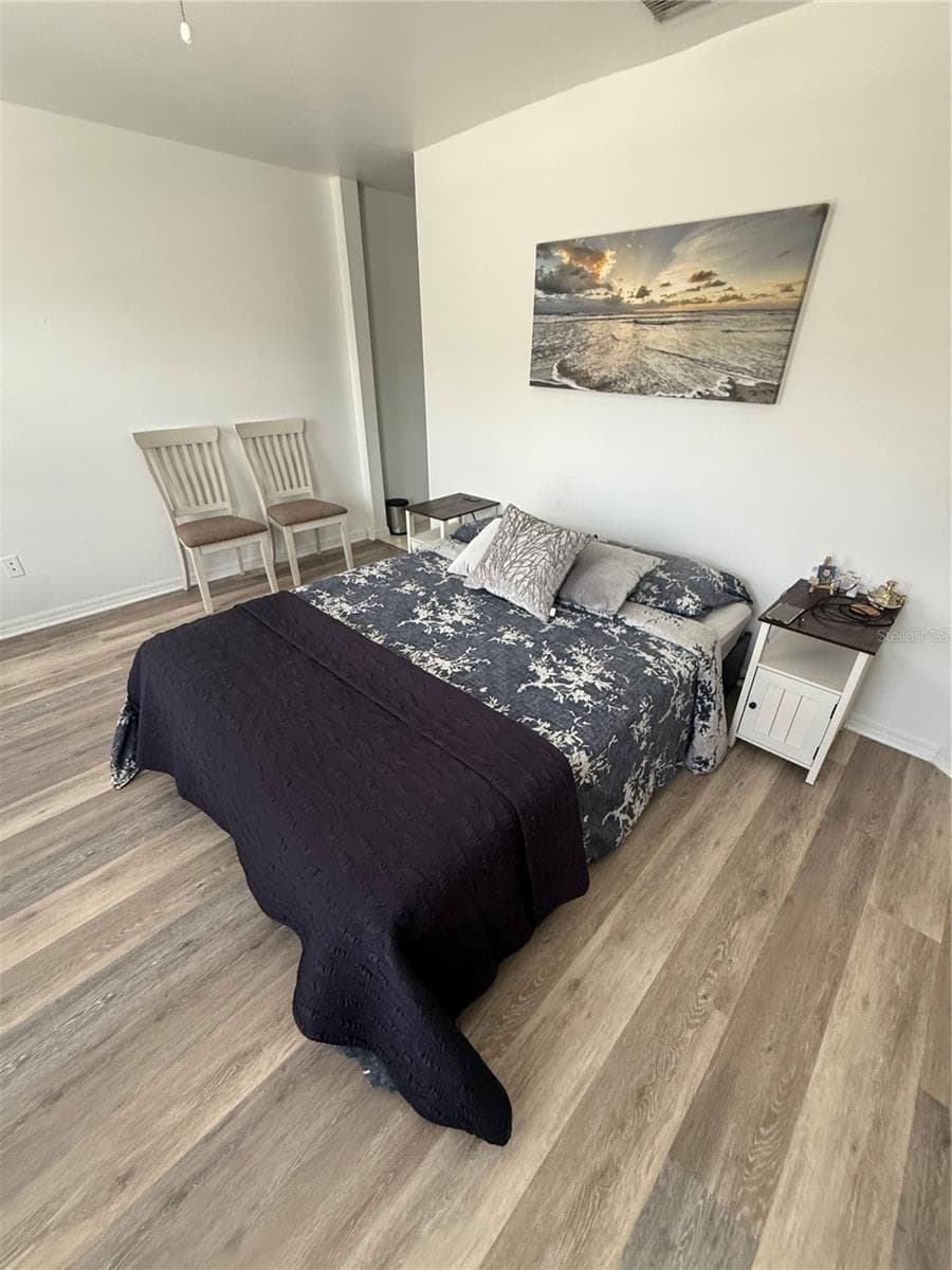 705 CENTERVALE DRIVE — photo 10 of 15