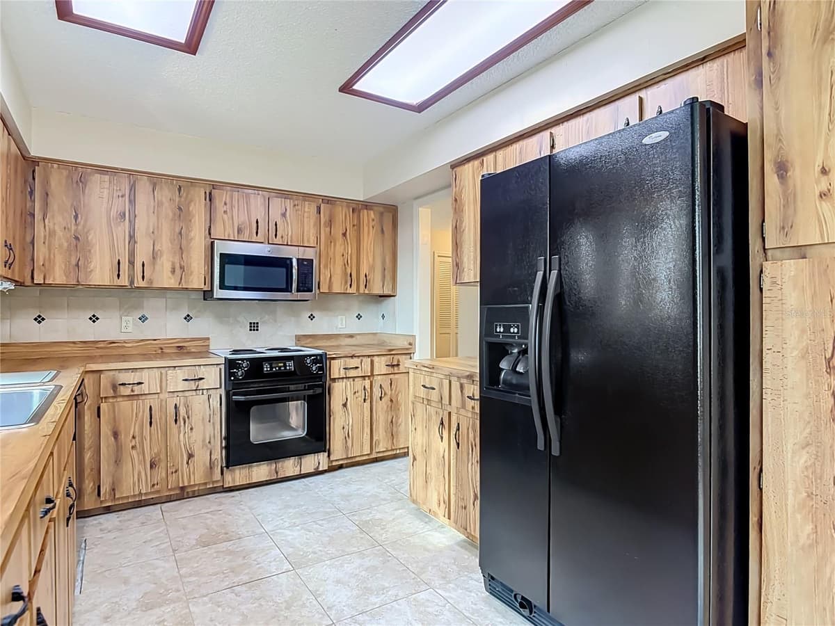 474 OAKWOOD AVENUE — photo 13 of 65
