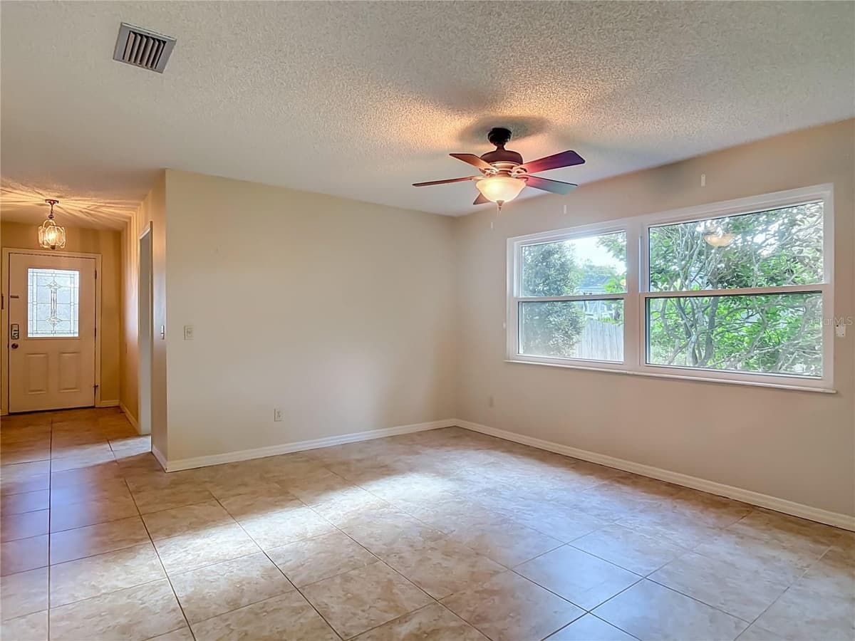 474 OAKWOOD AVENUE — photo 18 of 65