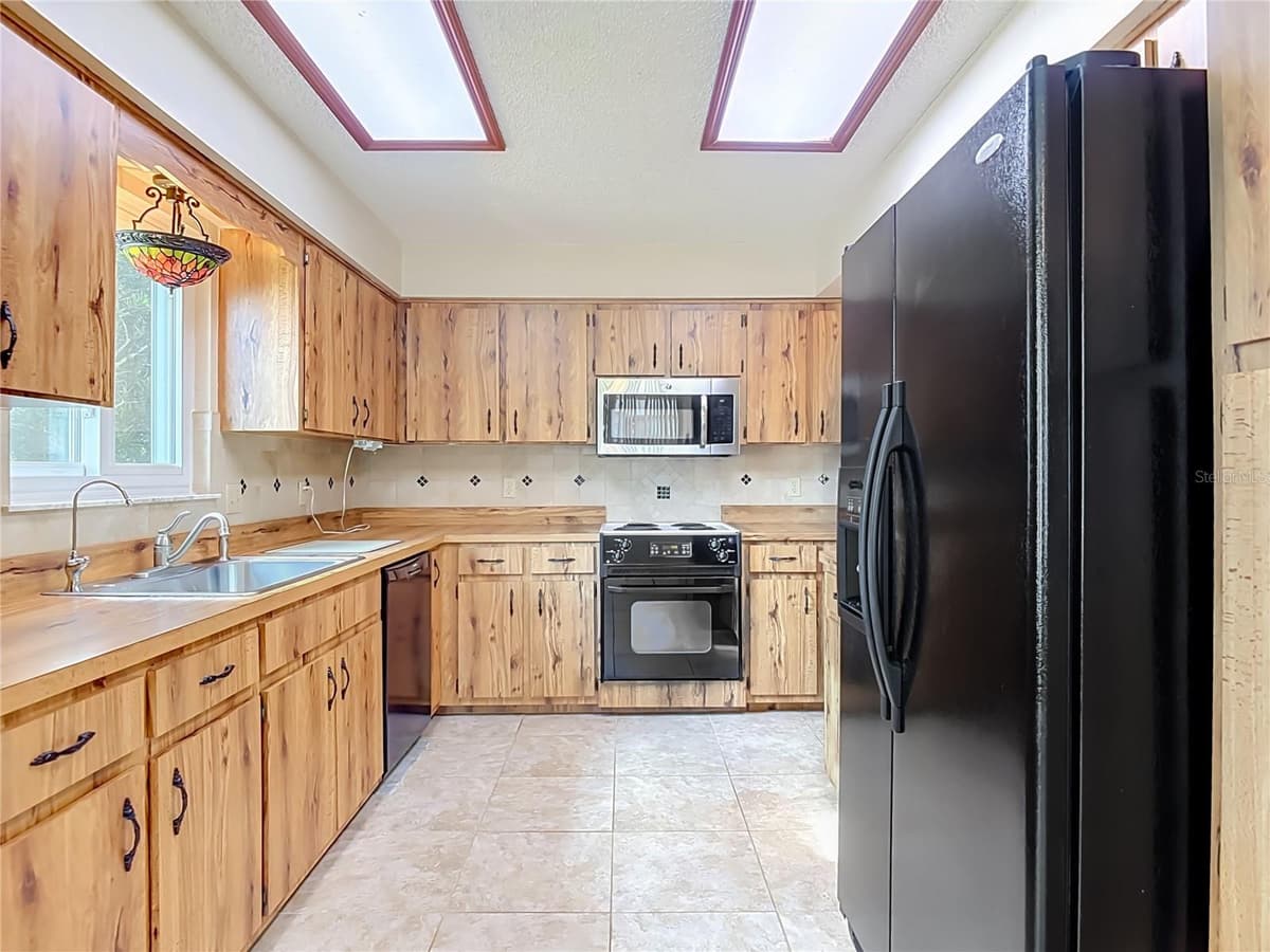 474 OAKWOOD AVENUE — photo 14 of 65