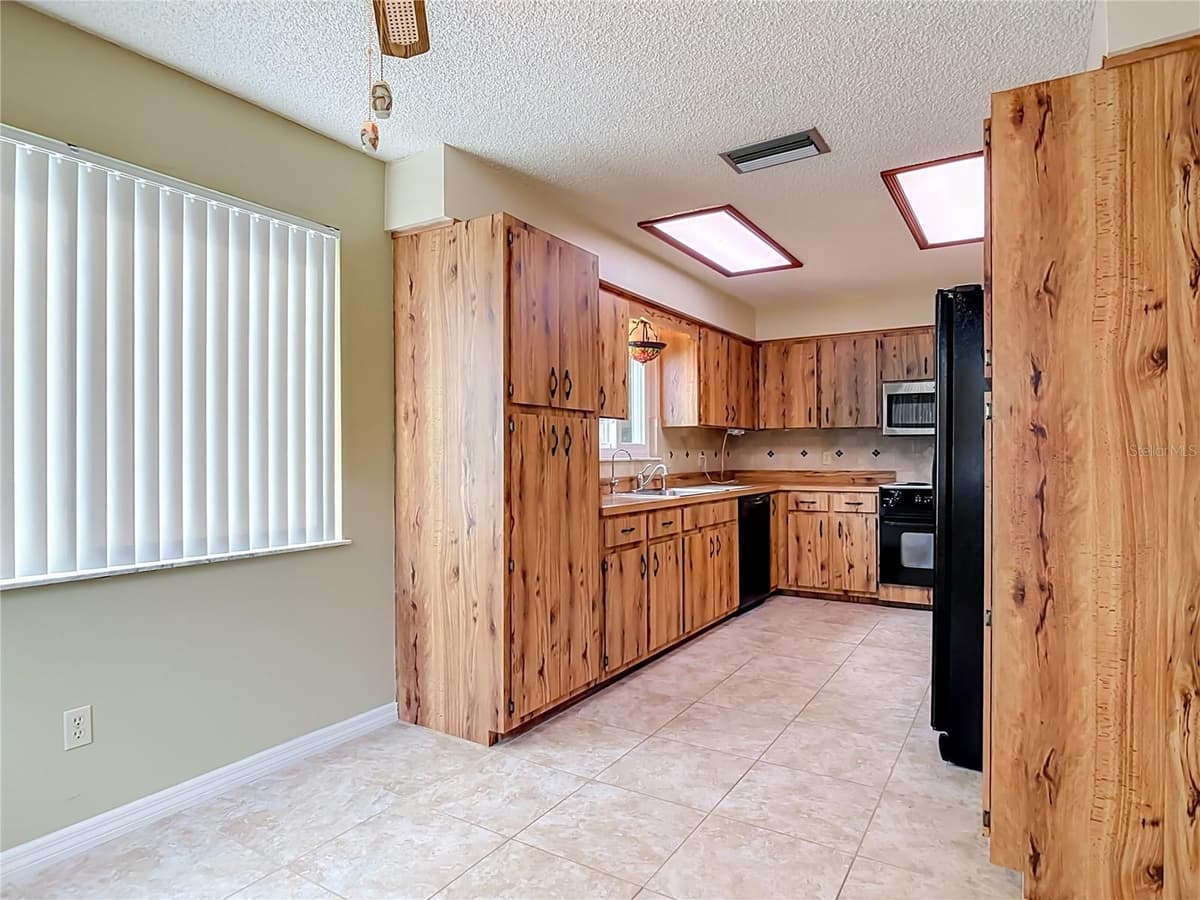 474 OAKWOOD AVENUE — photo 26 of 65