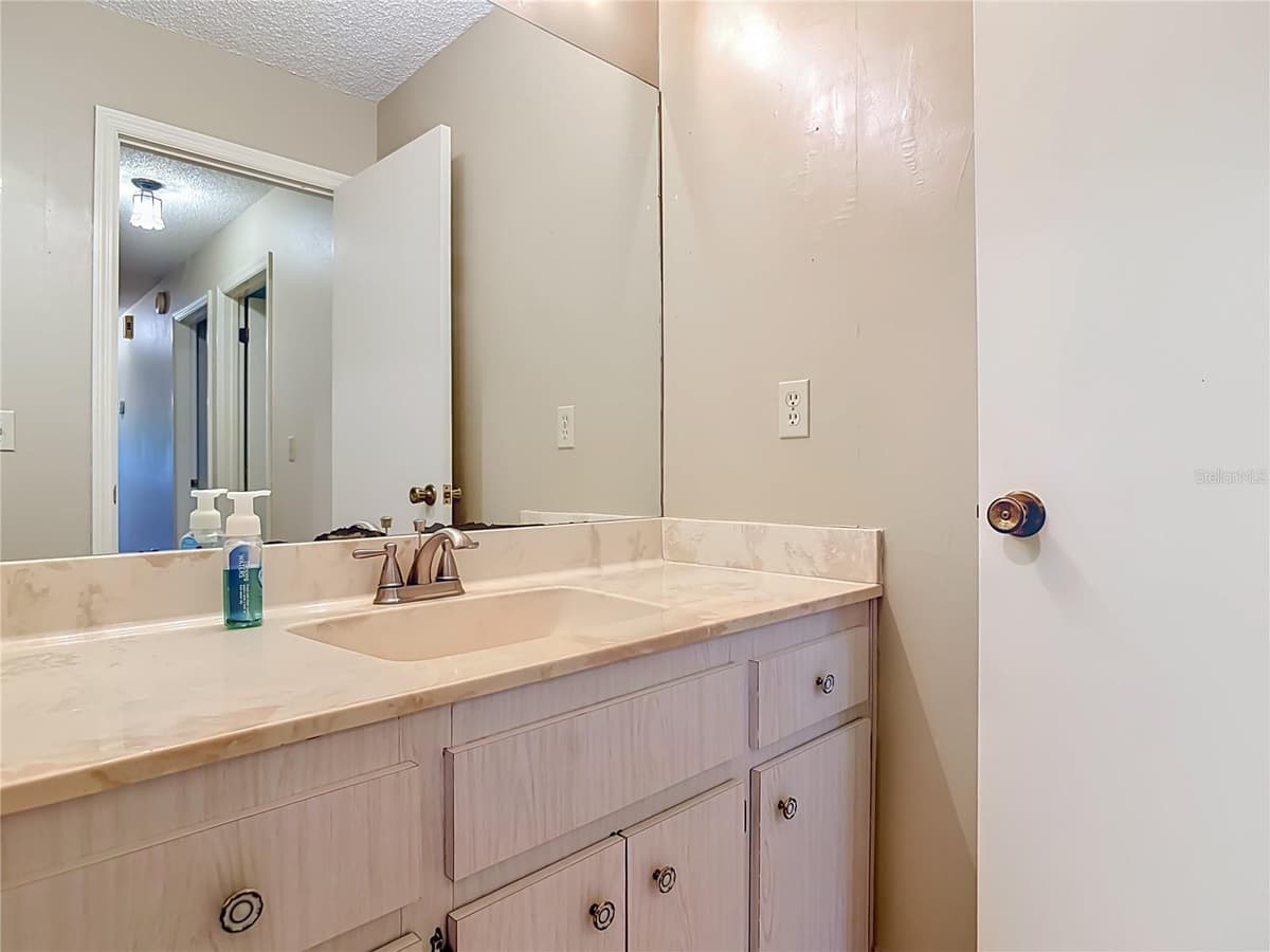 474 OAKWOOD AVENUE — photo 37 of 65
