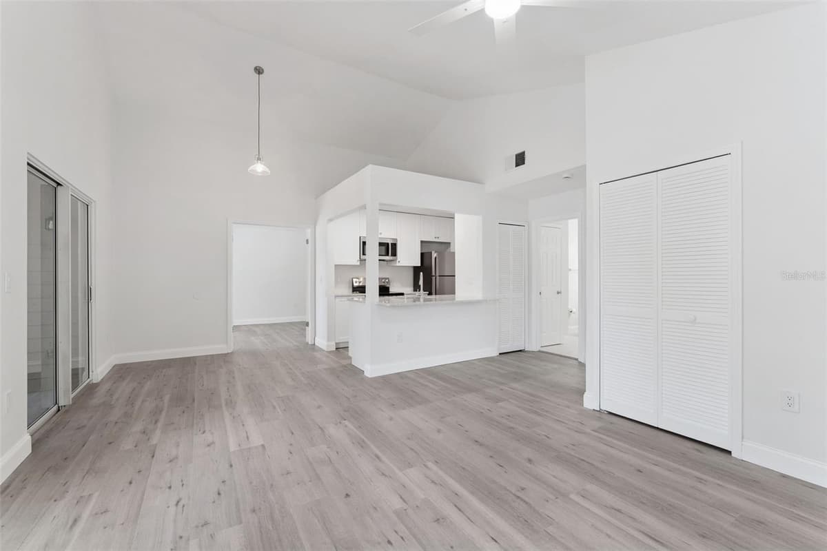 549 SUN RIDGE PLACE — photo 5 of 35
