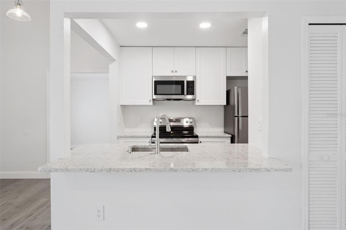 549 SUN RIDGE PLACE — photo 10 of 35