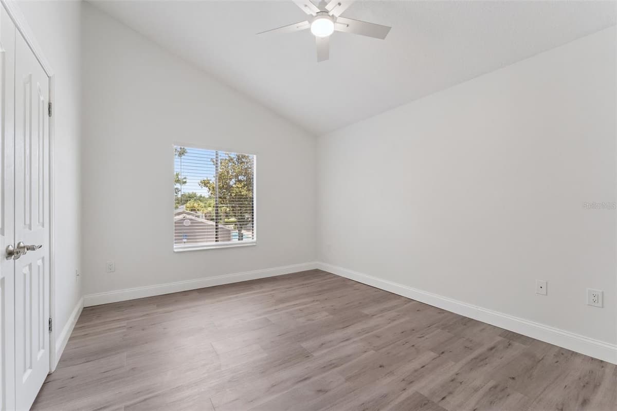 549 SUN RIDGE PLACE — photo 15 of 35