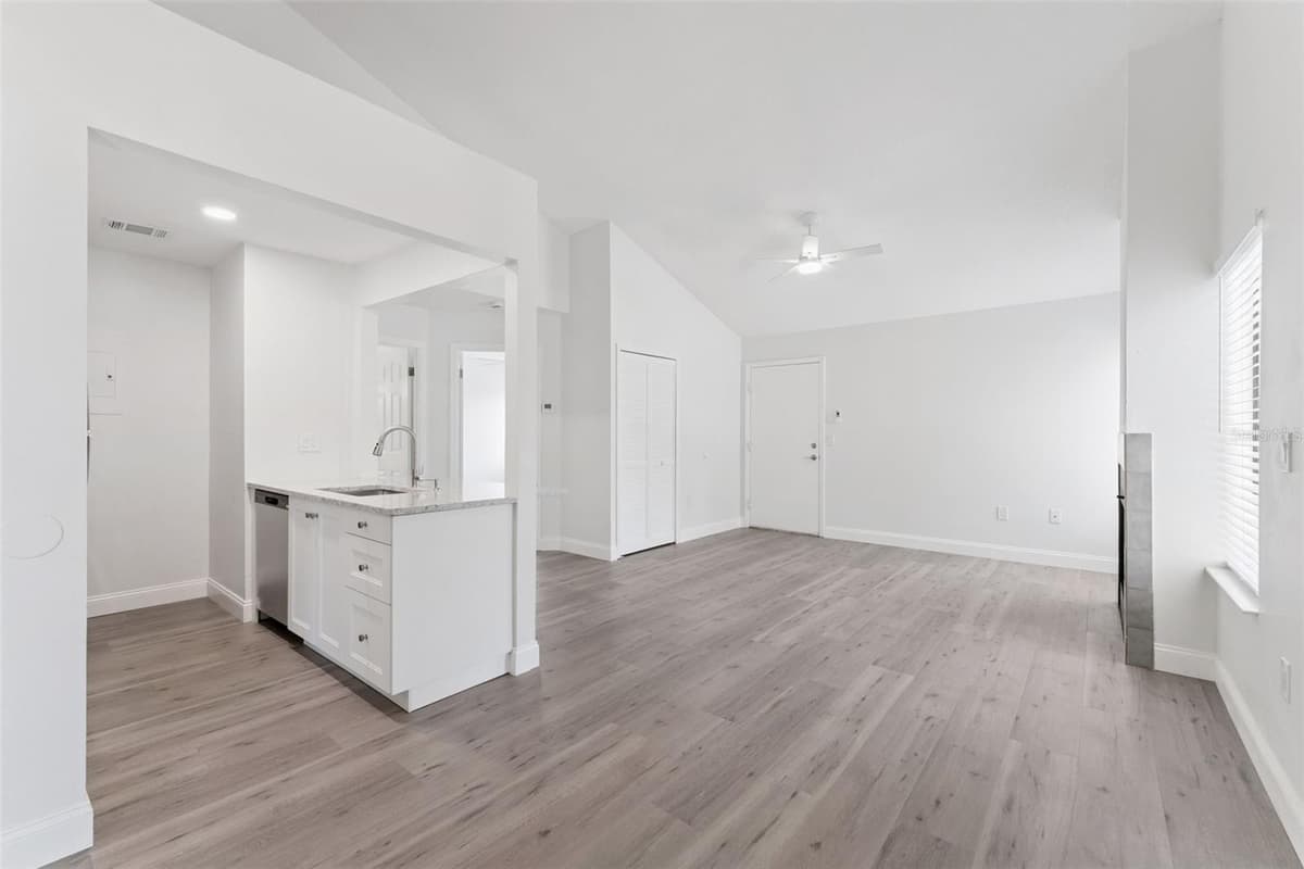 549 SUN RIDGE PLACE — photo 6 of 35