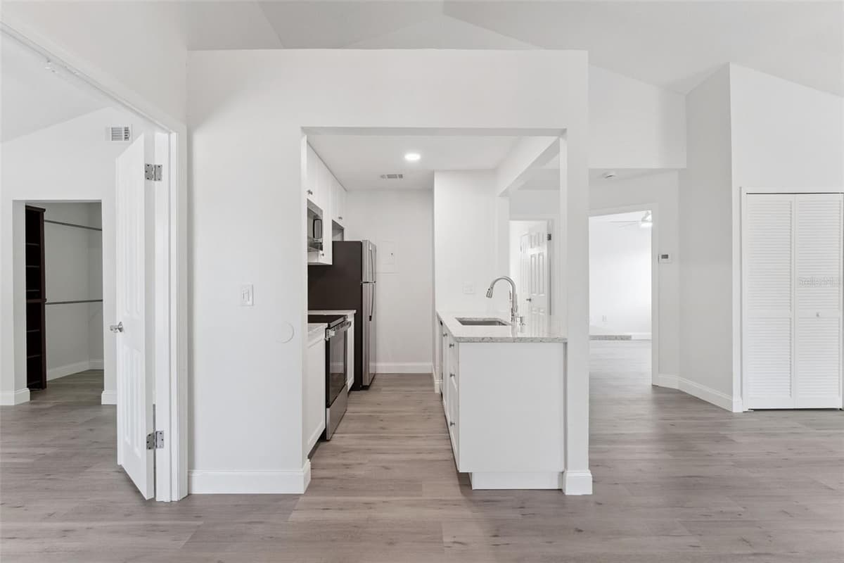 549 SUN RIDGE PLACE — photo 7 of 35
