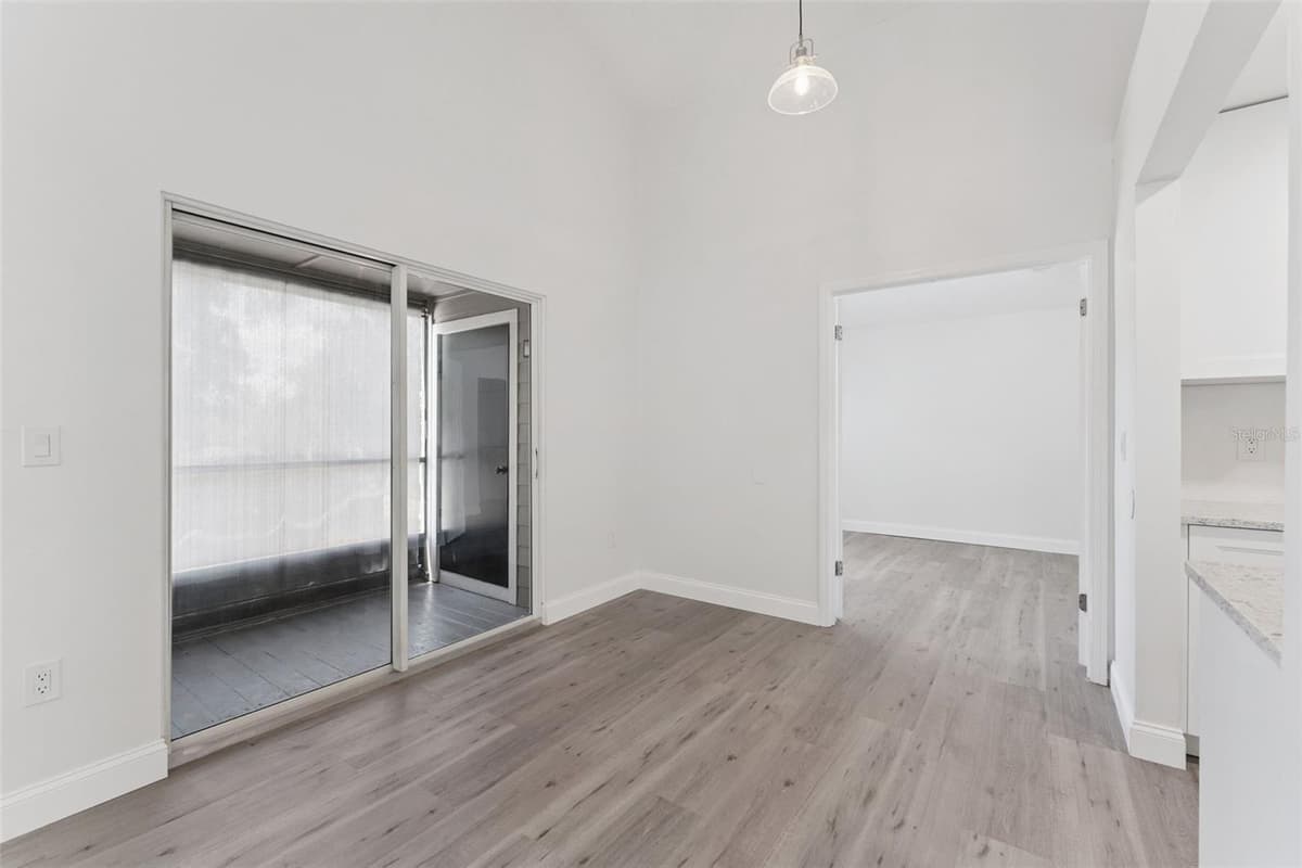 549 SUN RIDGE PLACE — photo 4 of 35