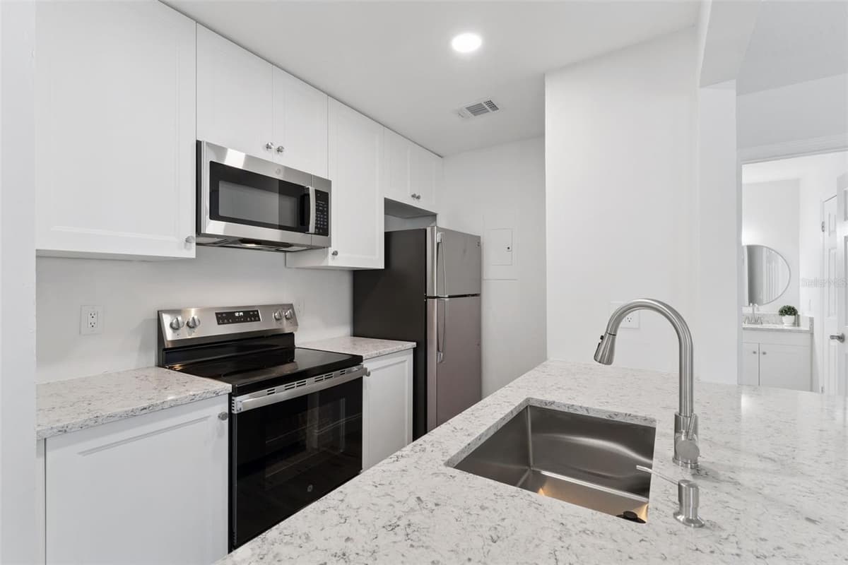549 SUN RIDGE PLACE — photo 12 of 35