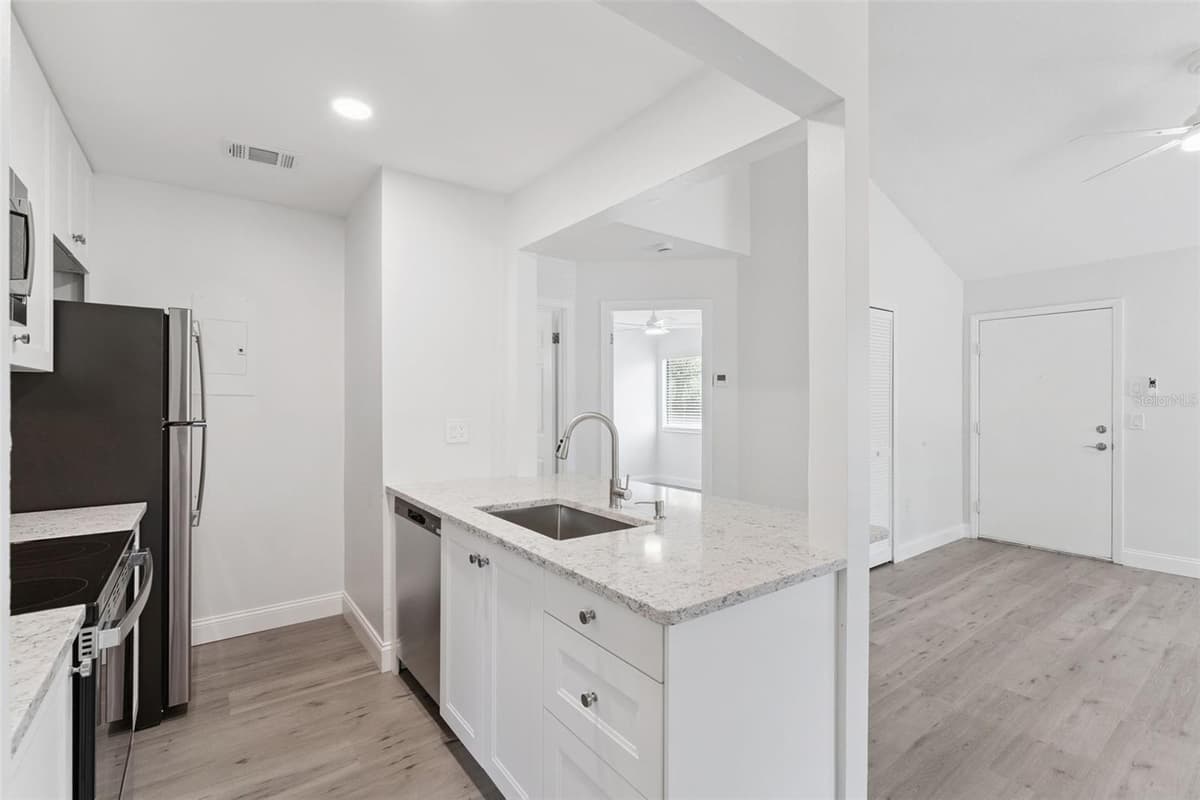 549 SUN RIDGE PLACE — photo 9 of 35