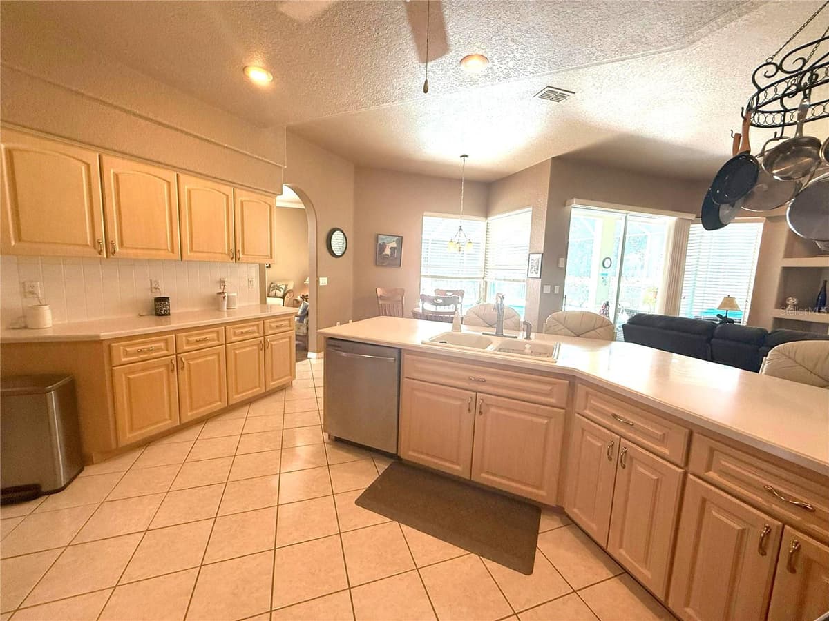 7552 RIVER COUNTRY DRIVE — photo 12 of 36