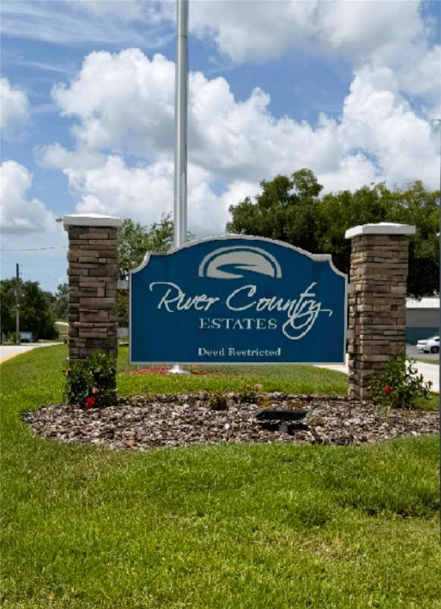 7552 RIVER COUNTRY DRIVE — photo 36 of 36