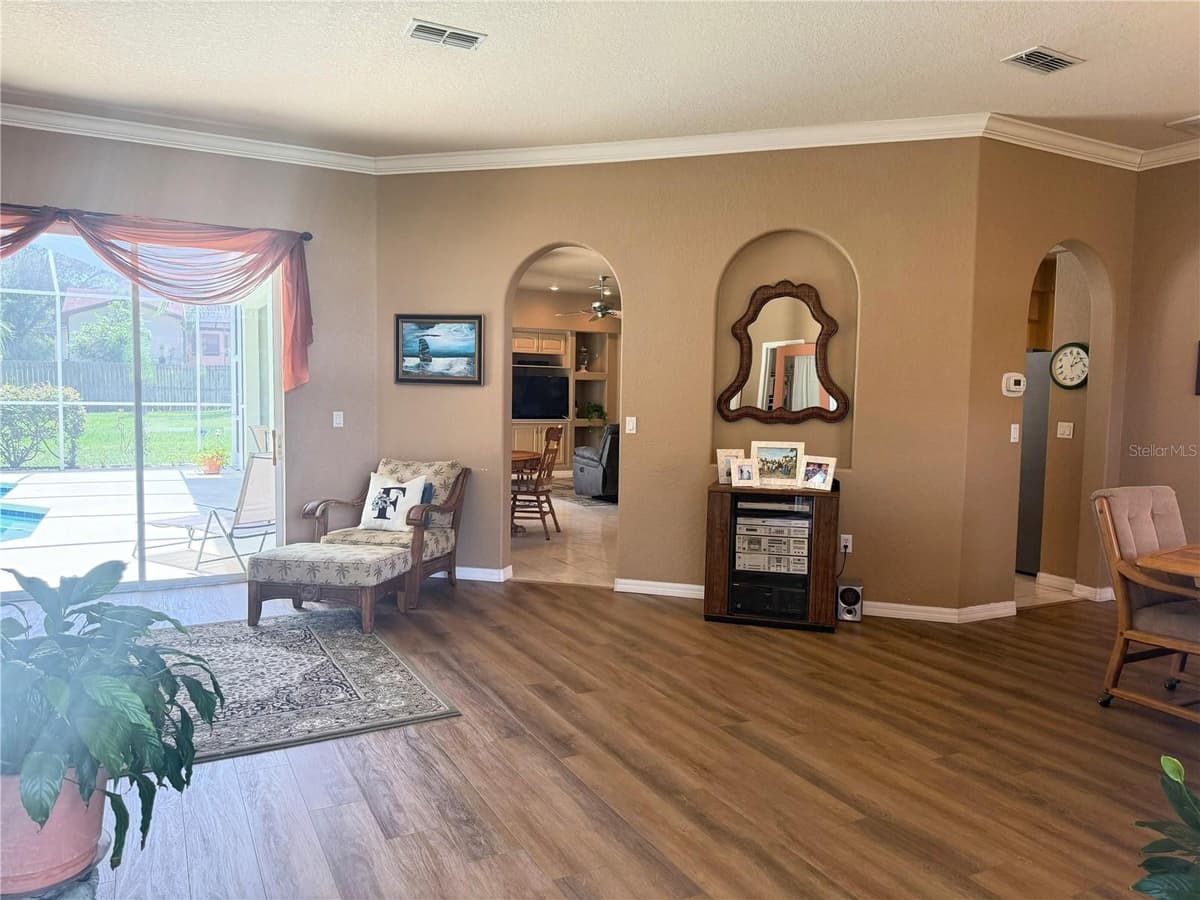 7552 RIVER COUNTRY DRIVE — photo 6 of 36