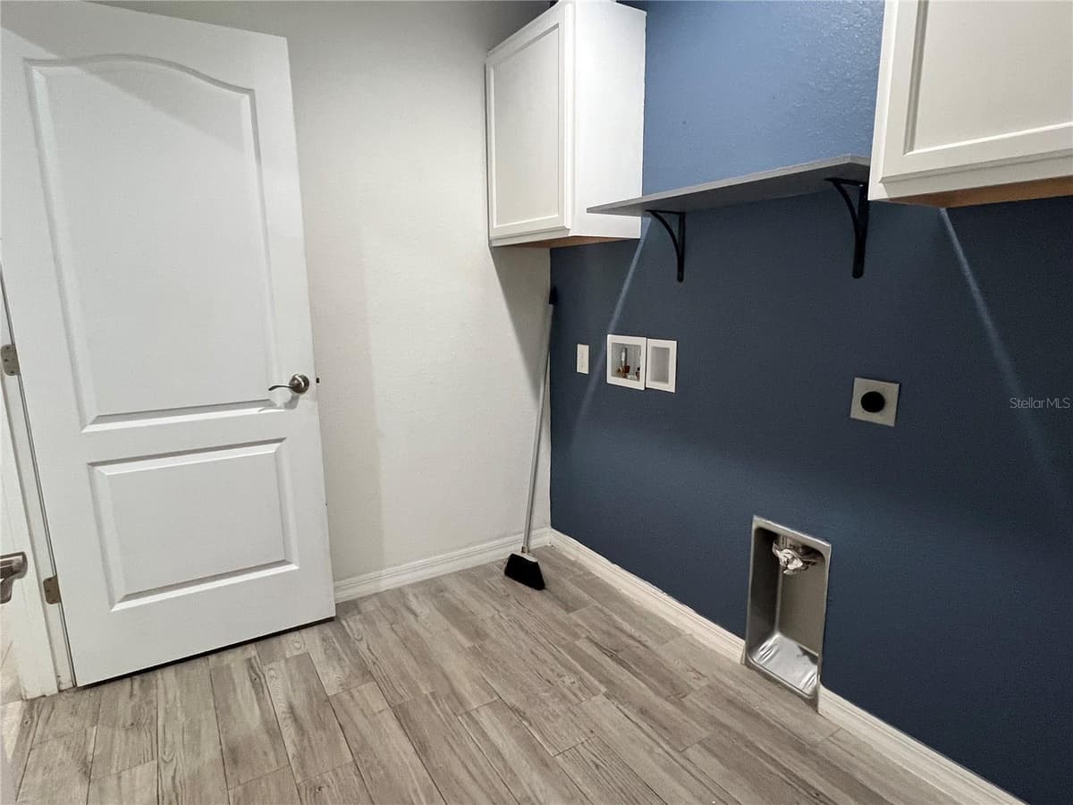 513 CENTRAL RIDGE LANE — photo 15 of 41