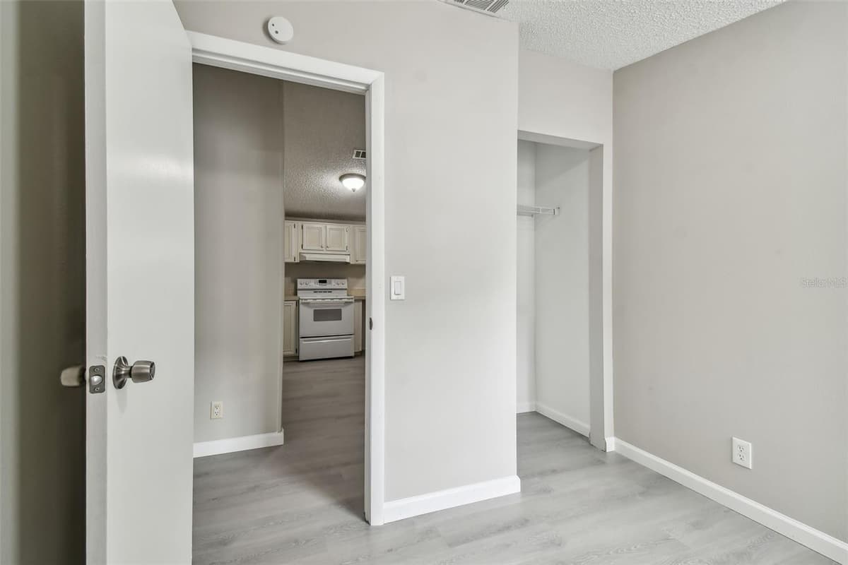 10607 BAY HILLS CIRCLE — photo 17 of 34