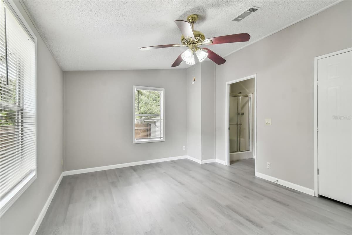 10607 BAY HILLS CIRCLE — photo 12 of 34