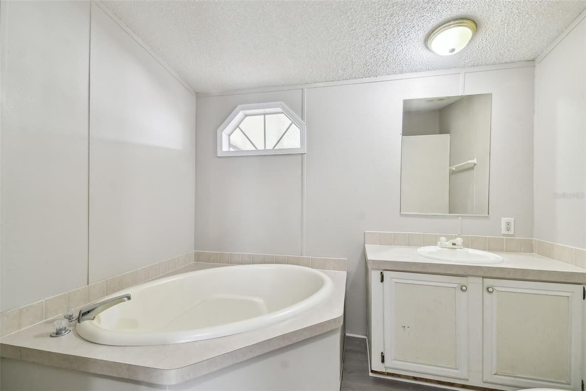 10607 BAY HILLS CIRCLE — photo 14 of 34